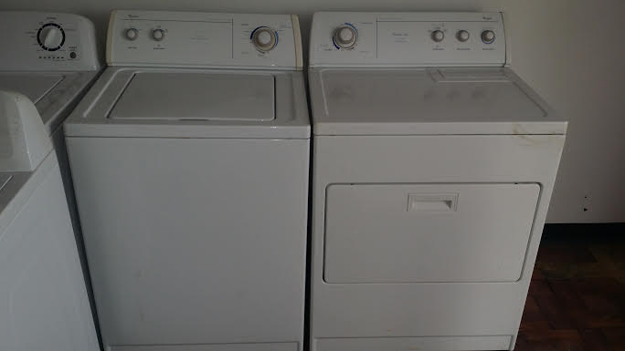 Knoxville used whirlpool super capacity washer dryer set